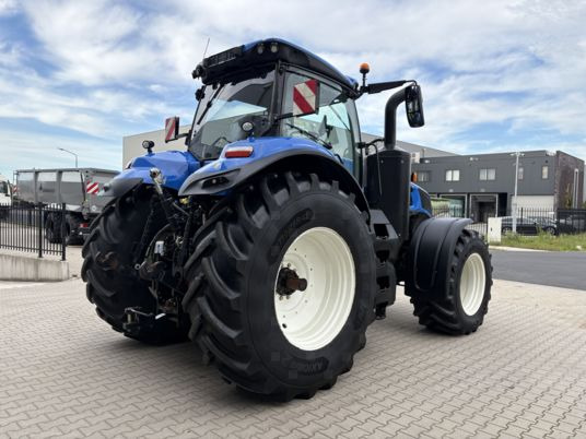 NEW HOLLAND New Holland T8.350 PLMi Genesis - Traktori: kuva NEW HOLLAND New Holland T8.350 PLMi Genesis - Traktori NEW HOLLAND New Holland T8.350 PLMi Genesis - Traktori: kuva NEW HOLLAND New Holland T8.350 PLMi Genesis - Traktori