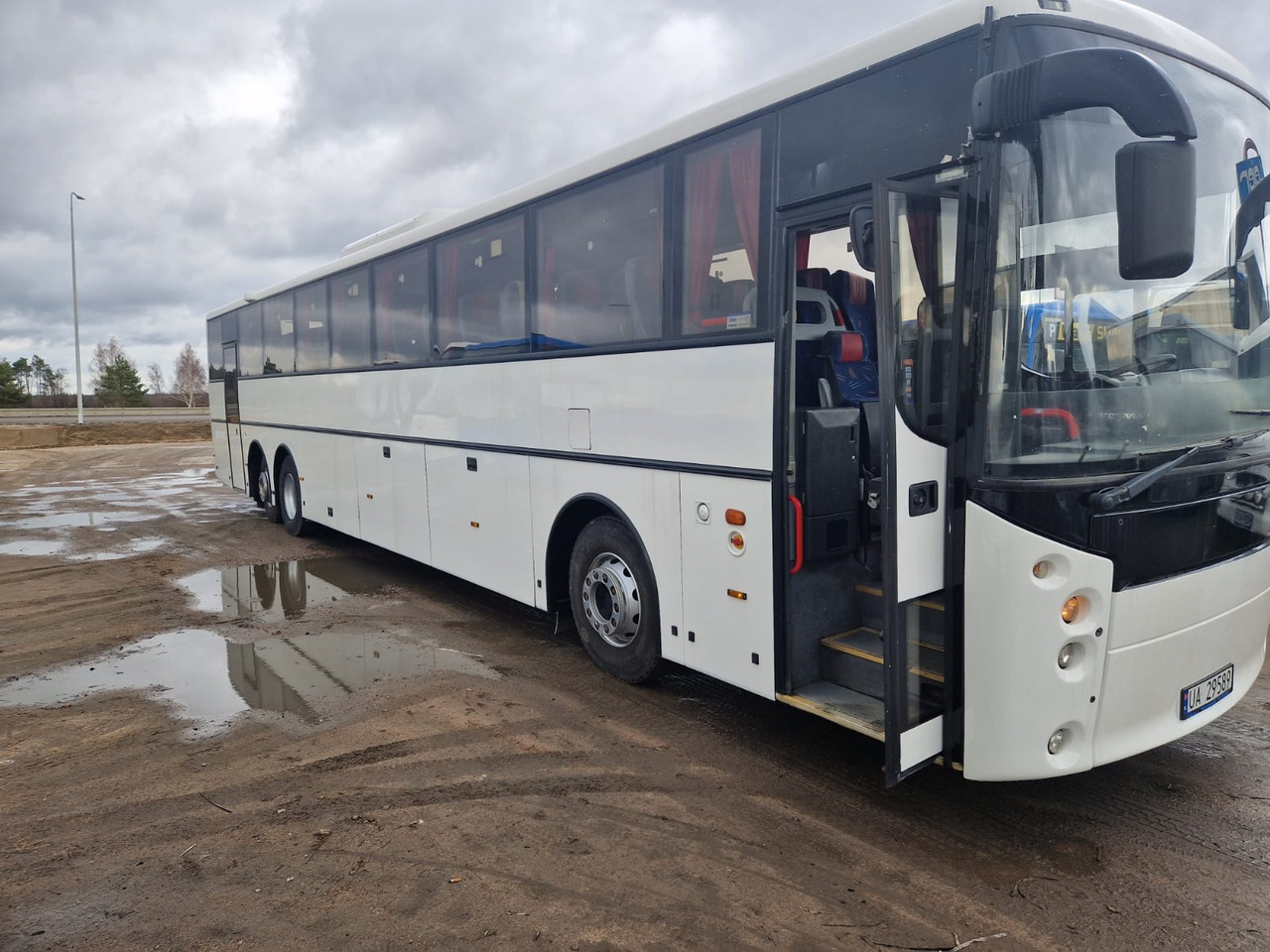 VOLVO B12B VEST HORISONT - Turistibussi: kuva VOLVO B12B VEST HORISONT - Turistibussi VOLVO B12B VEST HORISONT - Turistibussi: kuva VOLVO B12B VEST HORISONT - Turistibussi