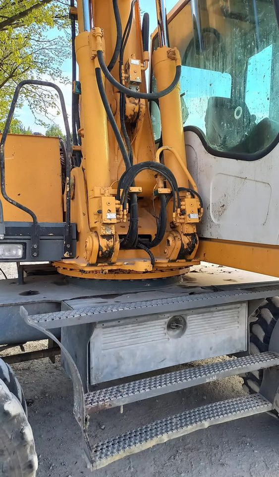 Liebherr A316 - Pyöräalustainen kaivinkone: kuva Liebherr A316 - Pyöräalustainen kaivinkone Liebherr A316 - Pyöräalustainen kaivinkone: kuva Liebherr A316 - Pyöräalustainen kaivinkone