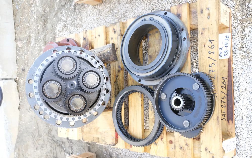 Reduktor obrotu SAT 275/261 liebherr R,922,R924,R926,R906,R916 - Vaihteisto - Rakennuskoneet: kuva Reduktor obrotu SAT 275/261 liebherr R,922,R924,R926,R906,R916 - Vaihteisto - Rakennuskoneet Reduktor obrotu SAT 275/261 liebherr R,922,R924,R926,R906,R916 - Vaihteisto - Rakennuskoneet: kuva Reduktor obrotu SAT 275/261 liebherr R,922,R924,R926,R906,R916 - Vaihteisto - Rakennuskoneet