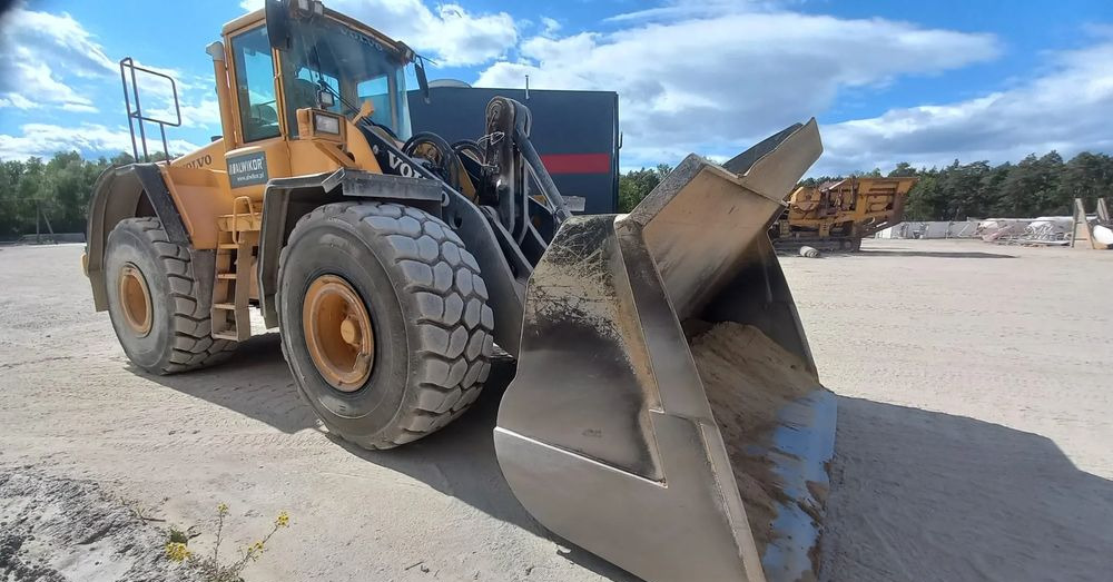 Volvo L150E - Pyöräkuormaaja: kuva Volvo L150E - Pyöräkuormaaja Volvo L150E - Pyöräkuormaaja: kuva Volvo L150E - Pyöräkuormaaja