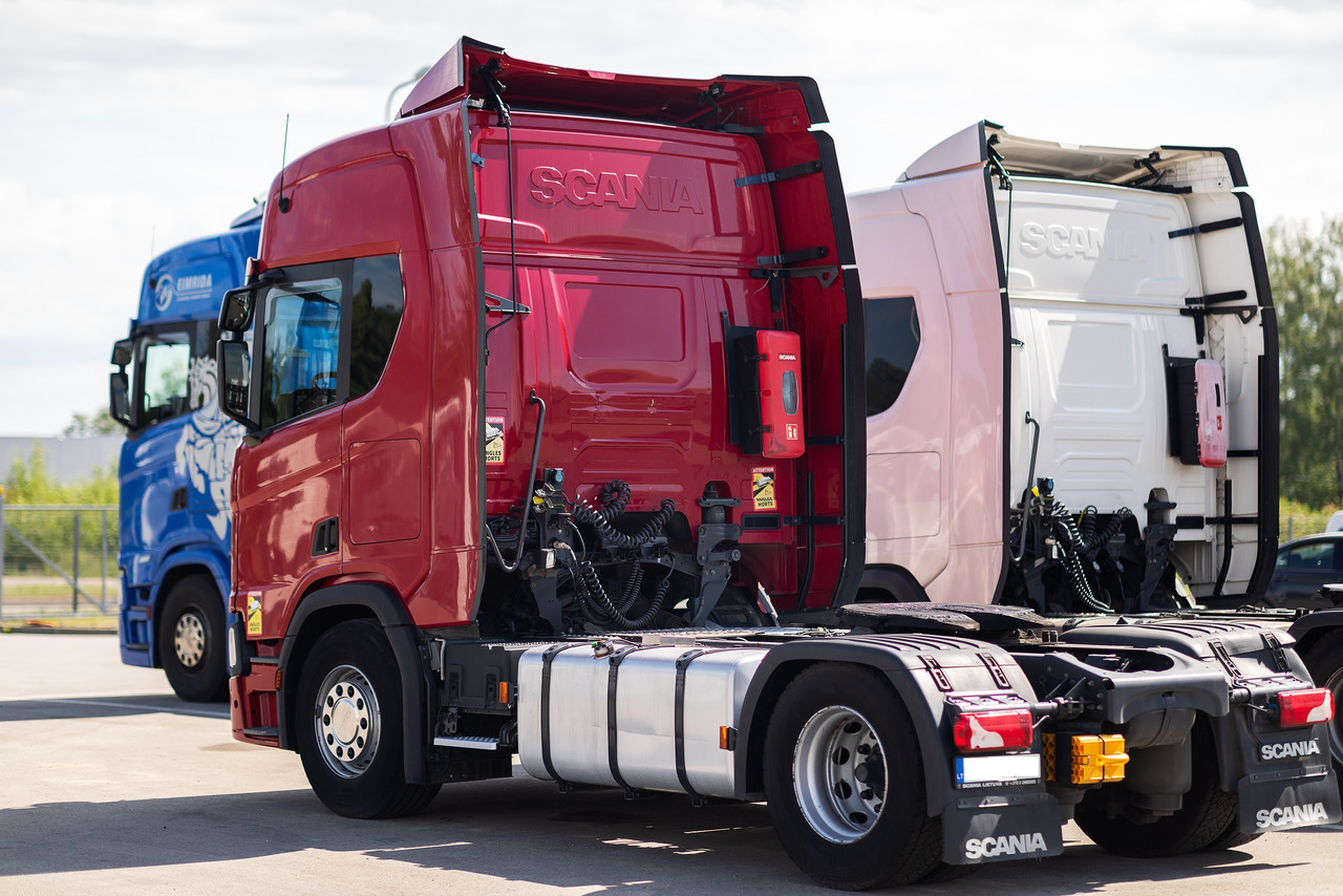 SCANIA R450 - Vetopöytäauto: kuva SCANIA R450 - Vetopöytäauto SCANIA R450 - Vetopöytäauto: kuva SCANIA R450 - Vetopöytäauto