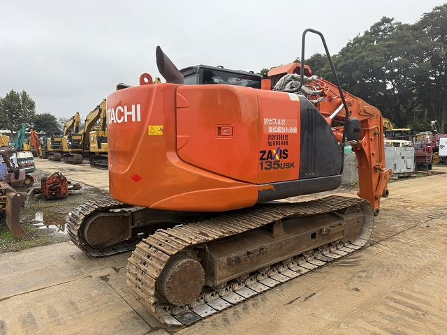 HITACHI ZX135USK-5B - Telakaivukone: kuva HITACHI ZX135USK-5B - Telakaivukone HITACHI ZX135USK-5B - Telakaivukone: kuva HITACHI ZX135USK-5B - Telakaivukone