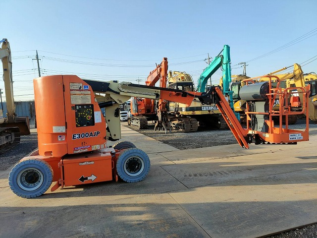 JLG E300AJP - Puomilava: kuva JLG E300AJP - Puomilava JLG E300AJP - Puomilava: kuva JLG E300AJP - Puomilava