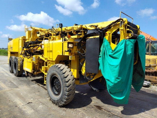 KOMATSU GC380F-2 - Asfalttijyrsimen: kuva KOMATSU GC380F-2 - Asfalttijyrsimen KOMATSU GC380F-2 - Asfalttijyrsimen: kuva KOMATSU GC380F-2 - Asfalttijyrsimen