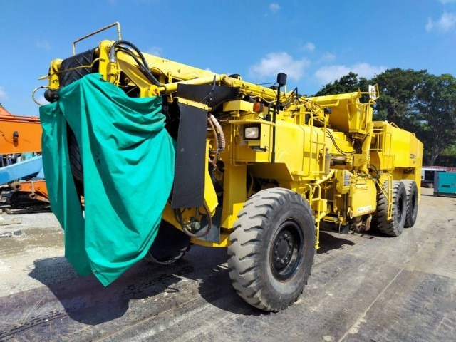 KOMATSU GC380F-2 - Asfalttijyrsimen: kuva KOMATSU GC380F-2 - Asfalttijyrsimen KOMATSU GC380F-2 - Asfalttijyrsimen: kuva KOMATSU GC380F-2 - Asfalttijyrsimen