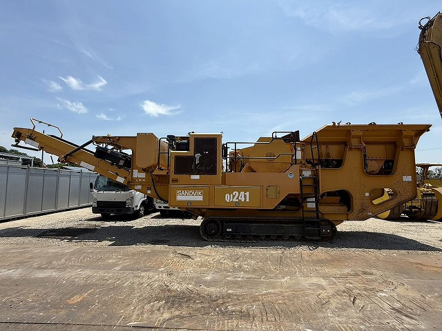 SANDVIK QJ241 - Mobiilimurskain: kuva SANDVIK QJ241 - Mobiilimurskain SANDVIK QJ241 - Mobiilimurskain: kuva SANDVIK QJ241 - Mobiilimurskain