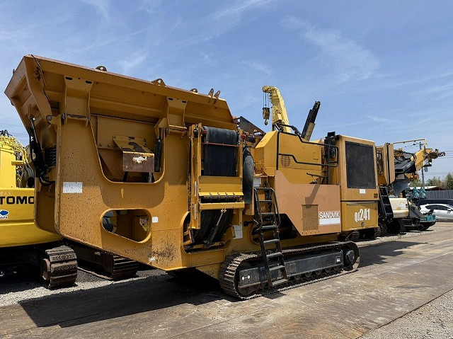 SANDVIK QJ241 - Mobiilimurskain: kuva SANDVIK QJ241 - Mobiilimurskain SANDVIK QJ241 - Mobiilimurskain: kuva SANDVIK QJ241 - Mobiilimurskain