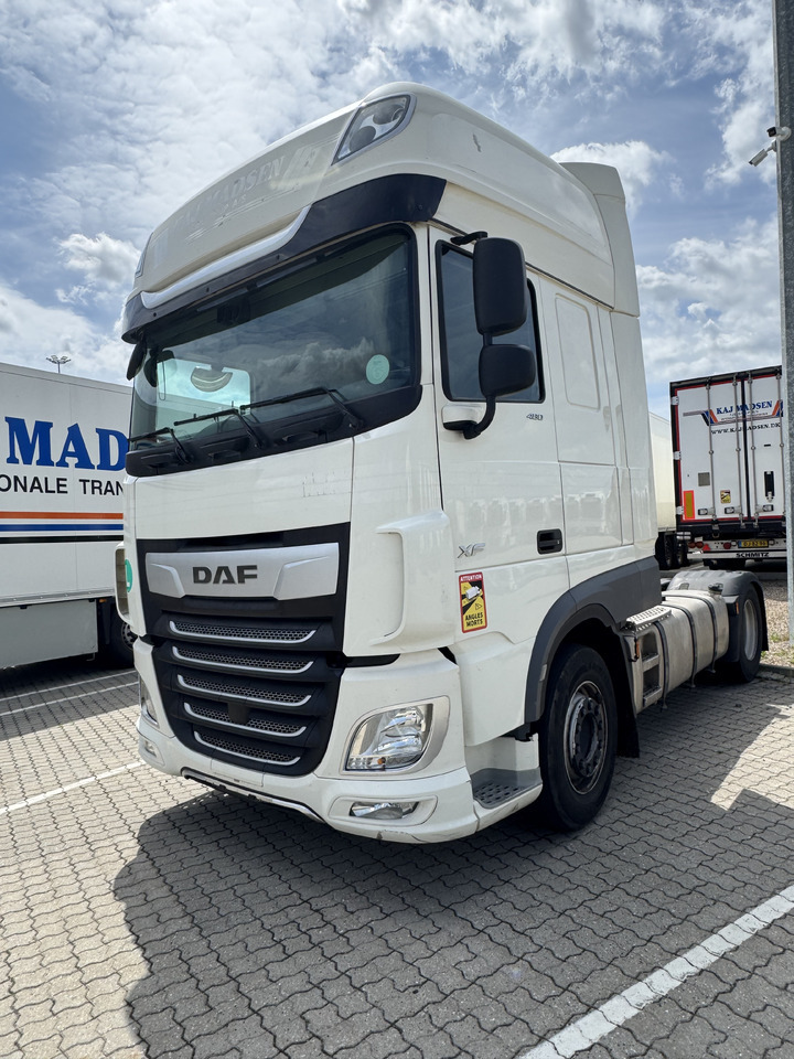 DAF XF - Vetopöytäauto: kuva DAF XF - Vetopöytäauto DAF XF - Vetopöytäauto: kuva DAF XF - Vetopöytäauto