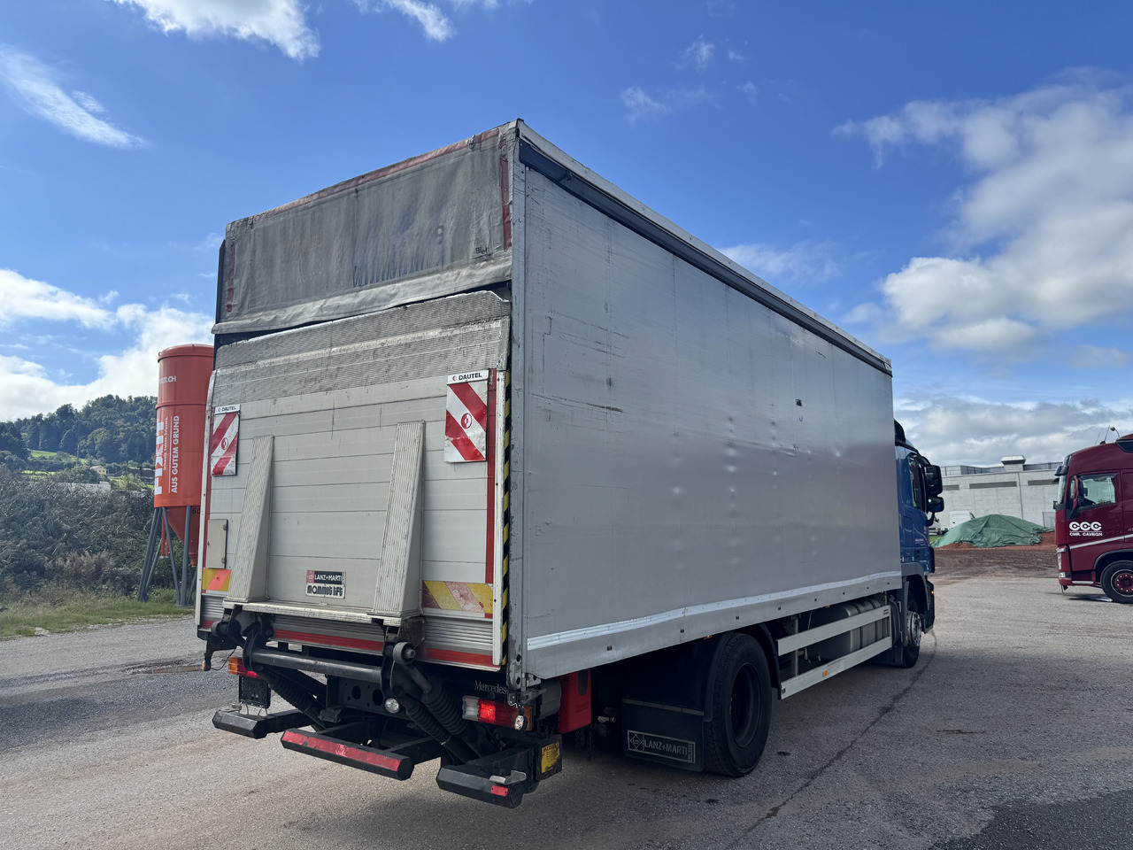 MERCEDES-BENZ Actros 1836 4x2 Blache-Hebebühne - Pressukapelli kuorma-auto: kuva MERCEDES-BENZ Actros 1836 4x2 Blache-Hebebühne - Pressukapelli kuorma-auto MERCEDES-BENZ Actros 1836 4x2 Blache-Hebebühne - Pressukapelli kuorma-auto: kuva MERCEDES-BENZ Actros 1836 4x2 Blache-Hebebühne - Pressukapelli kuorma-auto