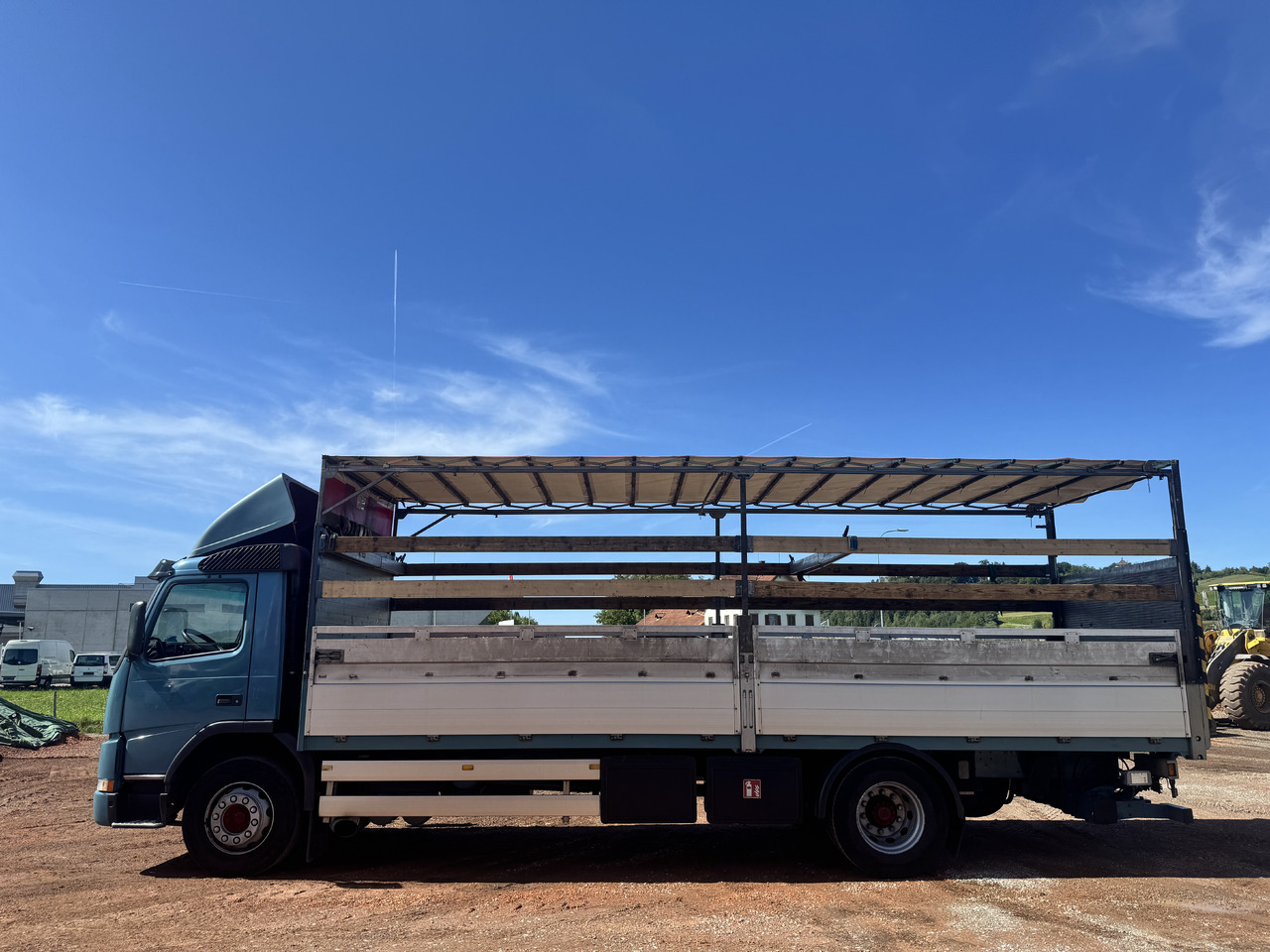 VOLVO FM7-290 4x2 Blache-Hebebühne - Pressukapelli kuorma-auto: kuva VOLVO FM7-290 4x2 Blache-Hebebühne - Pressukapelli kuorma-auto VOLVO FM7-290 4x2 Blache-Hebebühne - Pressukapelli kuorma-auto: kuva VOLVO FM7-290 4x2 Blache-Hebebühne - Pressukapelli kuorma-auto