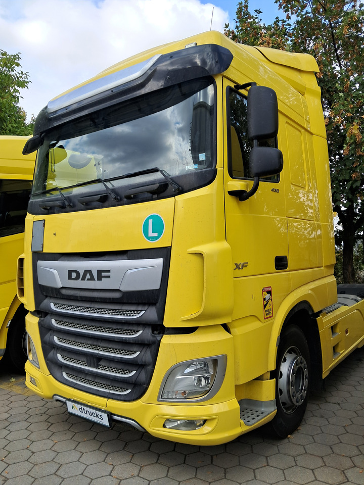 DAF XF 430 NGI - Vetopöytäauto: kuva DAF XF 430 NGI - Vetopöytäauto DAF XF 430 NGI - Vetopöytäauto: kuva DAF XF 430 NGI - Vetopöytäauto