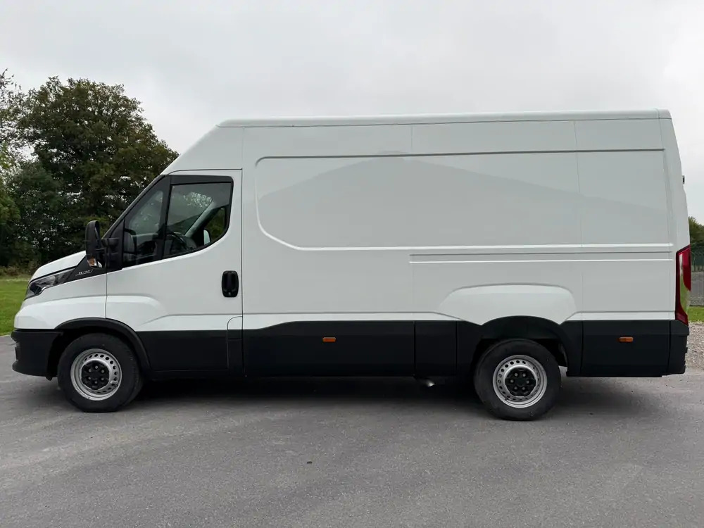 Iveco Daily 35-140 *L2H2*DISPO DE STOCK*Airco*Cruise control - Pakettiauto: kuva Iveco Daily 35-140 *L2H2*DISPO DE STOCK*Airco*Cruise control - Pakettiauto Iveco Daily 35-140 *L2H2*DISPO DE STOCK*Airco*Cruise control - Pakettiauto: kuva Iveco Daily 35-140 *L2H2*DISPO DE STOCK*Airco*Cruise control - Pakettiauto