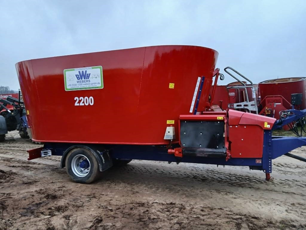 Mayer Siloking Futtermischwagen 20-30cb - Seosrehuvaunu: kuva Mayer Siloking Futtermischwagen 20-30cb - Seosrehuvaunu Mayer Siloking Futtermischwagen 20-30cb - Seosrehuvaunu: kuva Mayer Siloking Futtermischwagen 20-30cb - Seosrehuvaunu