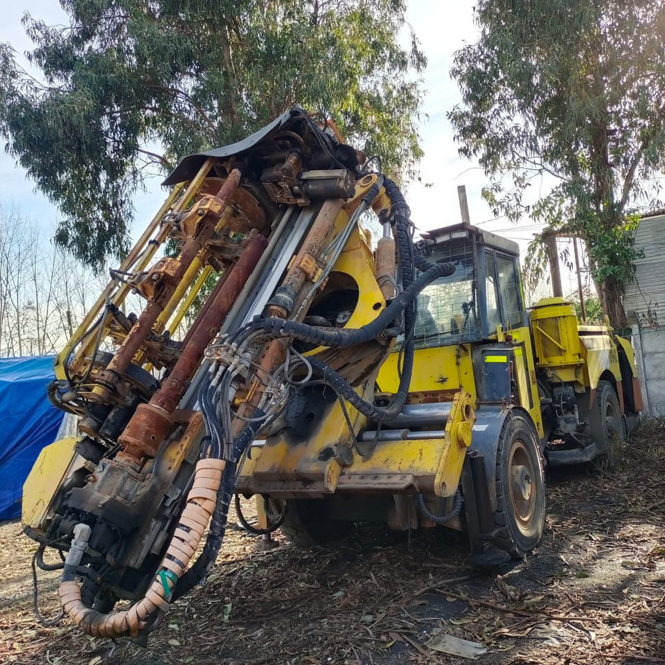 Atlas Copco SIMBA M4C DTH - Kaivostoiminta kone: kuva Atlas Copco SIMBA M4C DTH - Kaivostoiminta kone Atlas Copco SIMBA M4C DTH - Kaivostoiminta kone: kuva Atlas Copco SIMBA M4C DTH - Kaivostoiminta kone