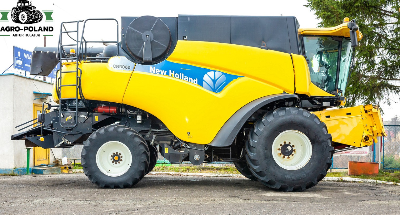 NEW HOLLAND CR 9060 - 2008 - 2554 h + HEDER 6,09 M - Leikkuupuimuri: kuva NEW HOLLAND CR 9060 - 2008 - 2554 h + HEDER 6,09 M - Leikkuupuimuri NEW HOLLAND CR 9060 - 2008 - 2554 h + HEDER 6,09 M - Leikkuupuimuri: kuva NEW HOLLAND CR 9060 - 2008 - 2554 h + HEDER 6,09 M - Leikkuupuimuri