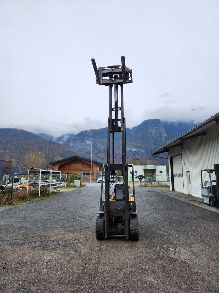 DAEWOO G30E-3 - Kaasutrukki: kuva DAEWOO G30E-3 - Kaasutrukki DAEWOO G30E-3 - Kaasutrukki: kuva DAEWOO G30E-3 - Kaasutrukki