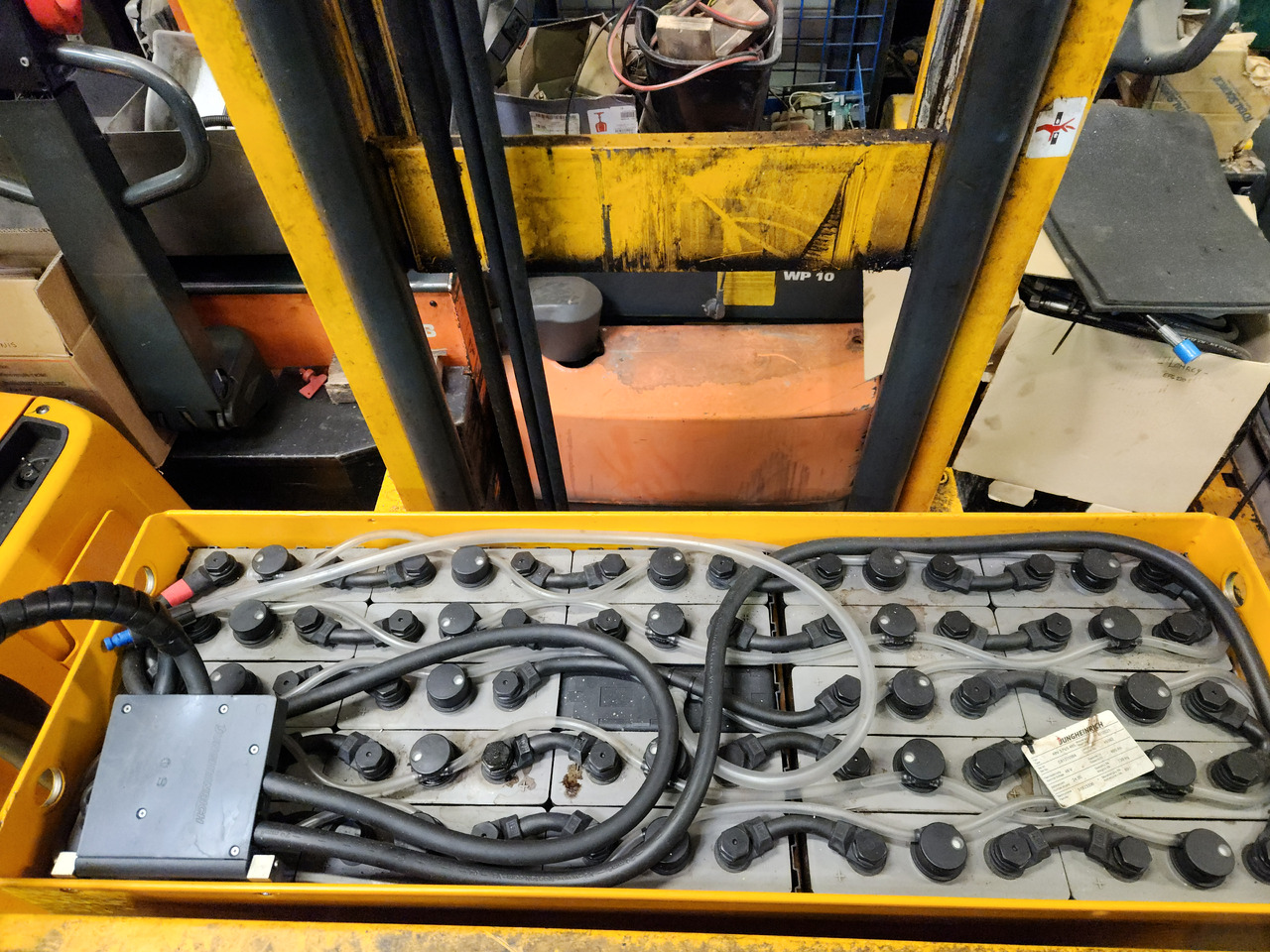 JUNGHEINRICH ETV112 - Työntömastotrukki: kuva JUNGHEINRICH ETV112 - Työntömastotrukki JUNGHEINRICH ETV112 - Työntömastotrukki: kuva JUNGHEINRICH ETV112 - Työntömastotrukki