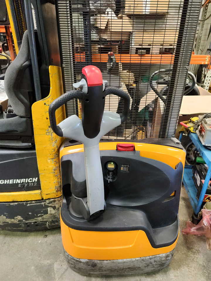 STILL EXV12 - Pinoamistrukki: kuva STILL EXV12 - Pinoamistrukki STILL EXV12 - Pinoamistrukki: kuva STILL EXV12 - Pinoamistrukki