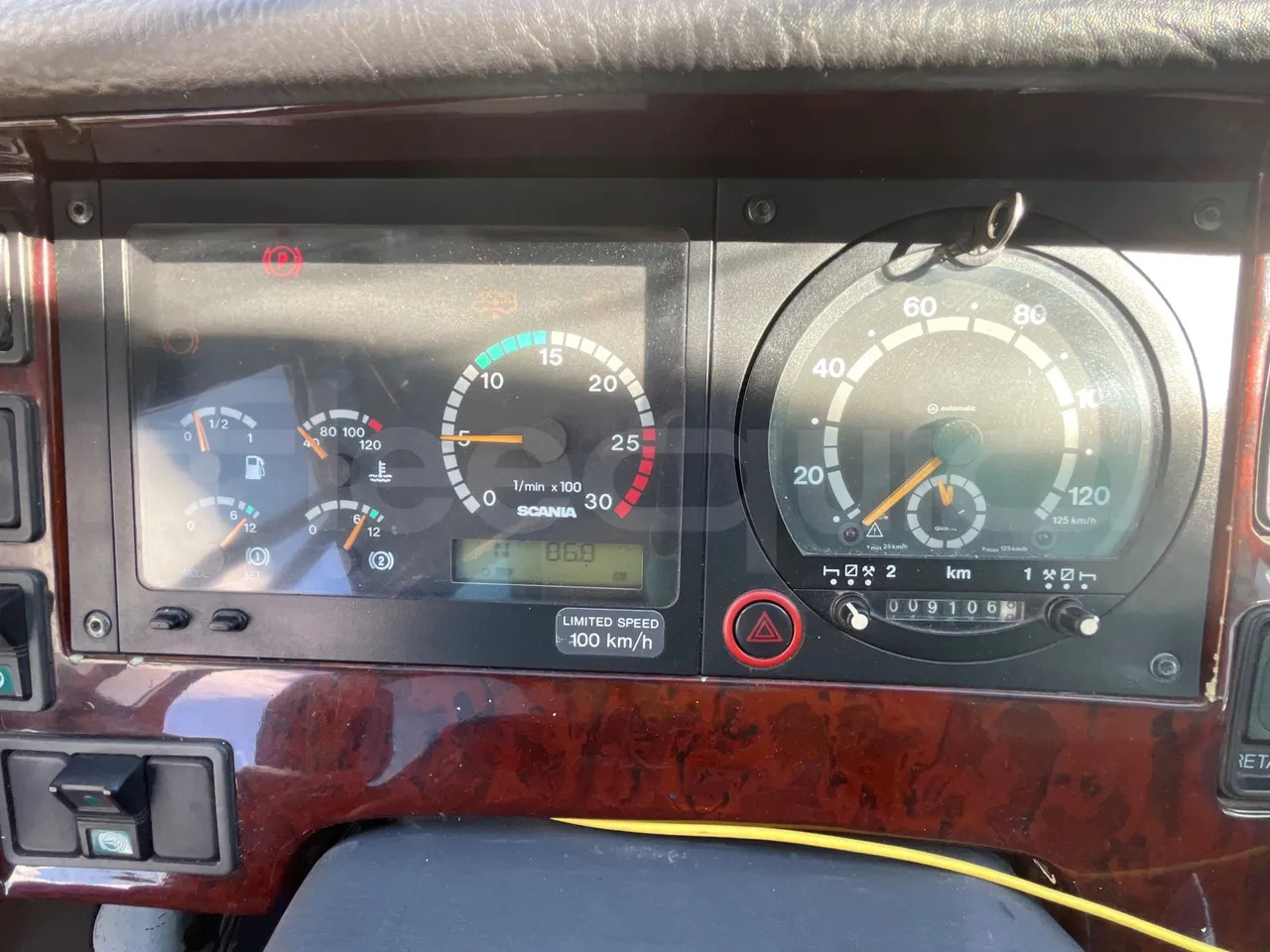 Irizar Scania Century - Turistibussi: kuva Irizar Scania Century - Turistibussi Irizar Scania Century - Turistibussi: kuva Irizar Scania Century - Turistibussi