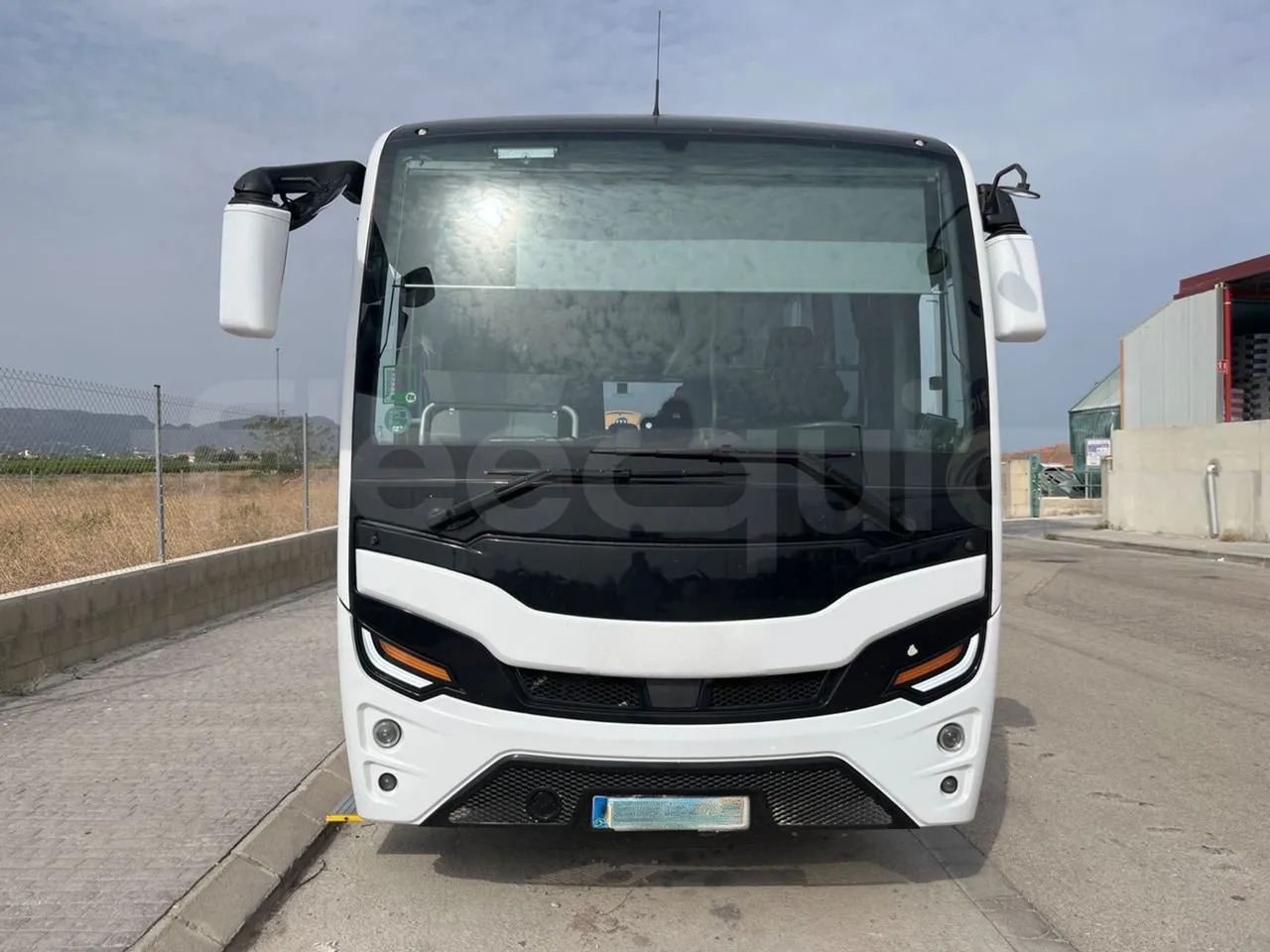 Isuzu Grand Toro - Turistibussi: kuva Isuzu Grand Toro - Turistibussi Isuzu Grand Toro - Turistibussi: kuva Isuzu Grand Toro - Turistibussi