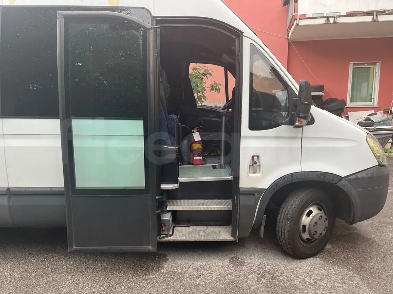 Minibussi, Pikkubussi Iveco Daily: kuva Minibussi, Pikkubussi Iveco Daily