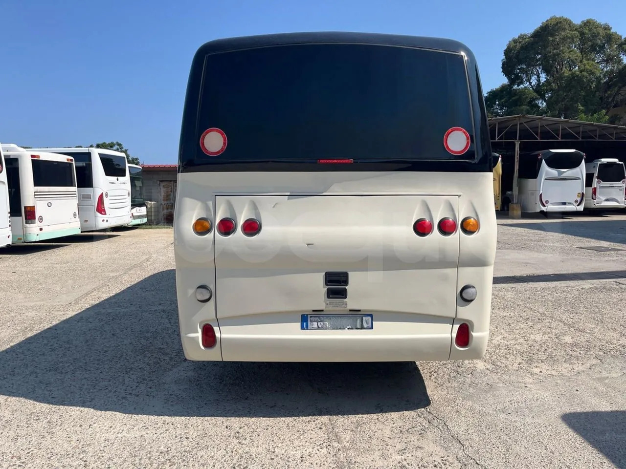 Mercedes-Benz MB 818 S - Turistibussi: kuva Mercedes-Benz MB 818 S - Turistibussi Mercedes-Benz MB 818 S - Turistibussi: kuva Mercedes-Benz MB 818 S - Turistibussi