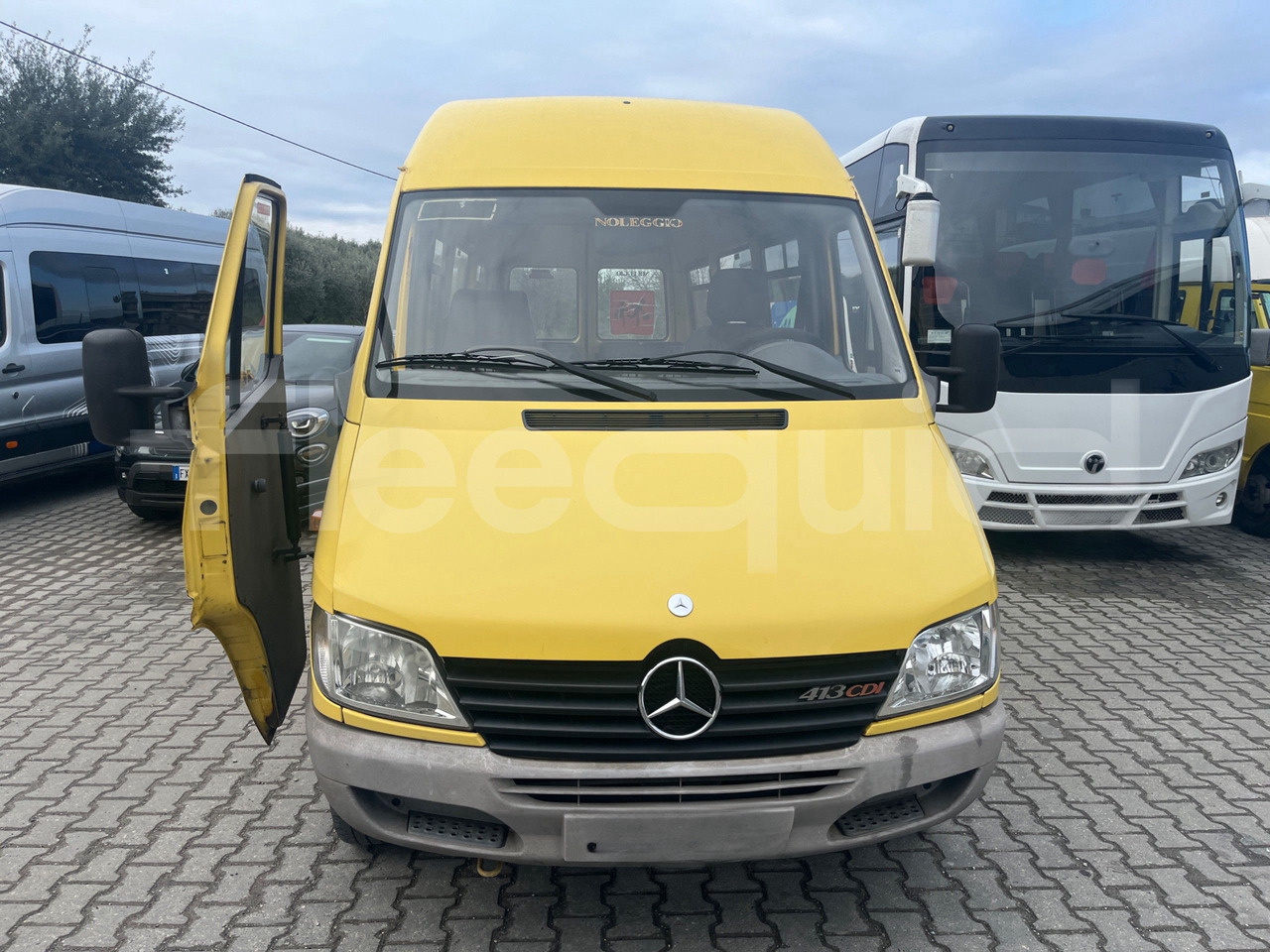 Mercedes-Benz Sprinter - Koulubussi: kuva  Mercedes-Benz Sprinter - Koulubussi Mercedes-Benz Sprinter - Koulubussi: kuva  Mercedes-Benz Sprinter - Koulubussi