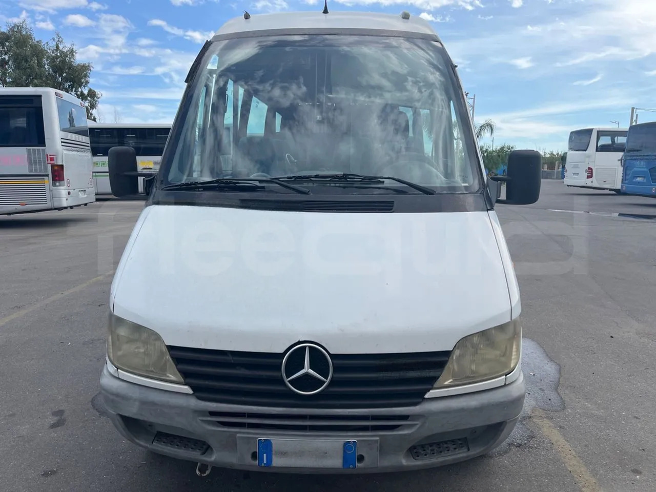 Mercedes-Benz Sprinter - Esikaupunkien linja: kuva Mercedes-Benz Sprinter - Esikaupunkien linja Mercedes-Benz Sprinter - Esikaupunkien linja: kuva Mercedes-Benz Sprinter - Esikaupunkien linja