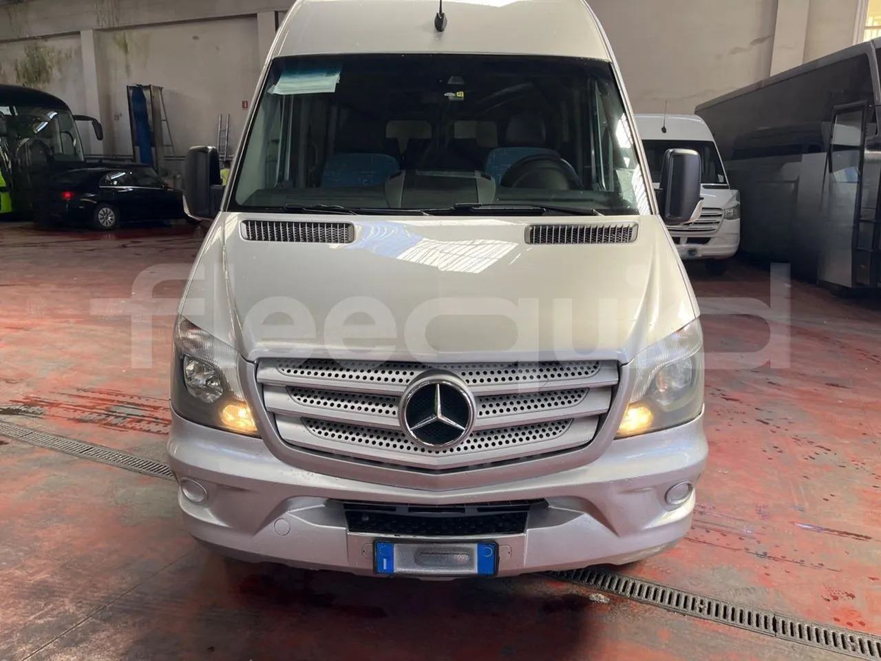 Mercedes-Benz Sprinter - Esikaupunkien linja: kuva Mercedes-Benz Sprinter - Esikaupunkien linja Mercedes-Benz Sprinter - Esikaupunkien linja: kuva Mercedes-Benz Sprinter - Esikaupunkien linja