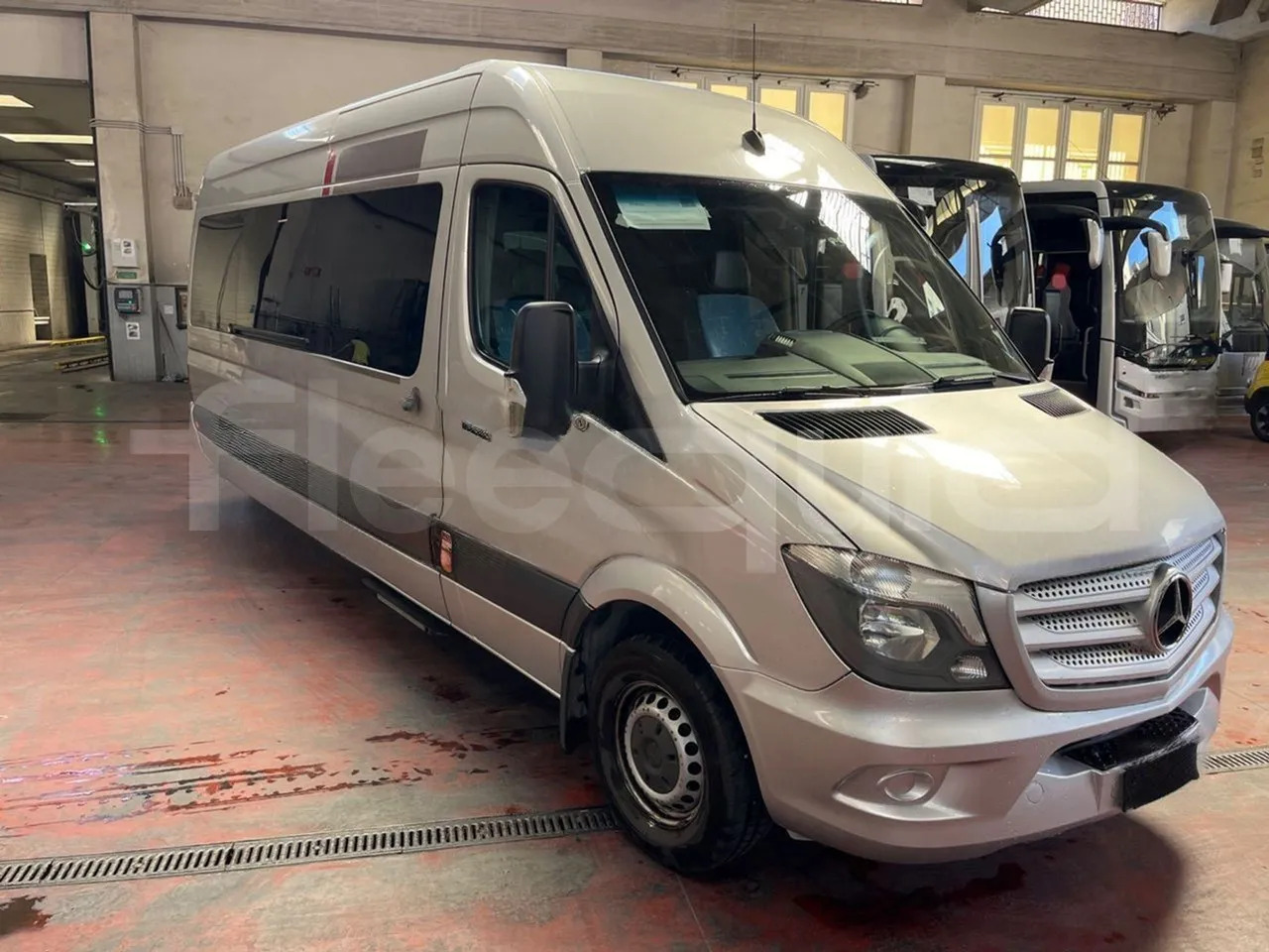Mercedes-Benz Sprinter - Esikaupunkien linja: kuva Mercedes-Benz Sprinter - Esikaupunkien linja Mercedes-Benz Sprinter - Esikaupunkien linja: kuva Mercedes-Benz Sprinter - Esikaupunkien linja