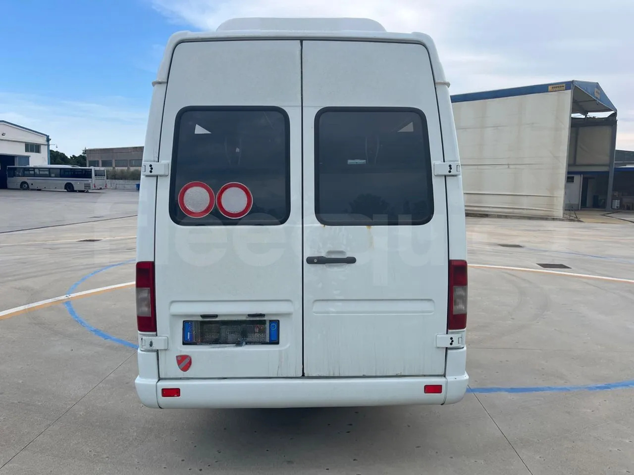 Mercedes-Benz Sprinter - Minibussi, Pikkubussi: kuva Mercedes-Benz Sprinter - Minibussi, Pikkubussi Mercedes-Benz Sprinter - Minibussi, Pikkubussi: kuva Mercedes-Benz Sprinter - Minibussi, Pikkubussi