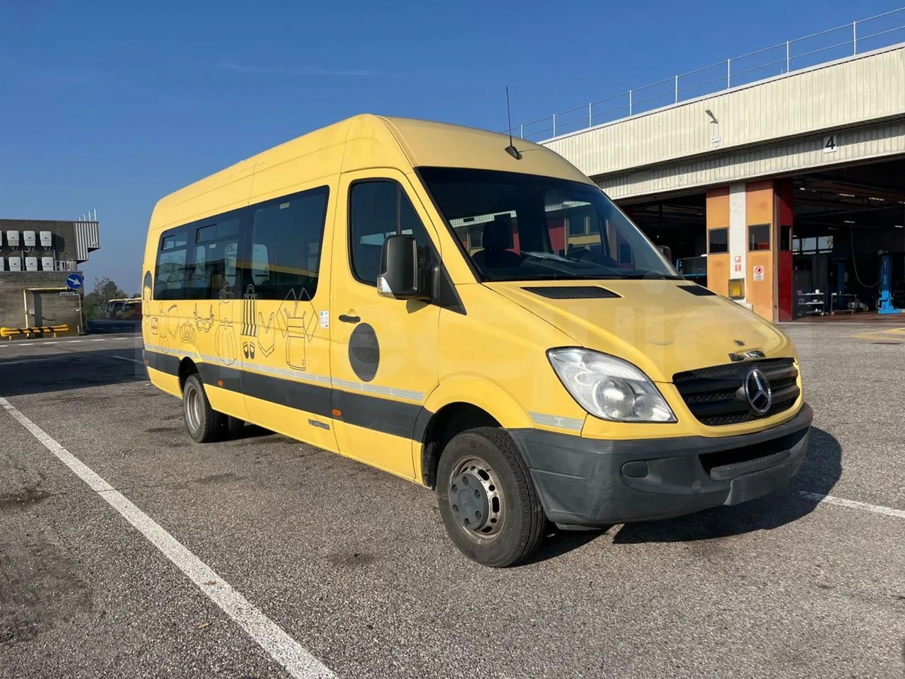 Mercedes-Benz Sprinter - Koulubussi, Minibussi: kuva Mercedes-Benz Sprinter - Koulubussi, Minibussi Mercedes-Benz Sprinter - Koulubussi, Minibussi: kuva Mercedes-Benz Sprinter - Koulubussi, Minibussi