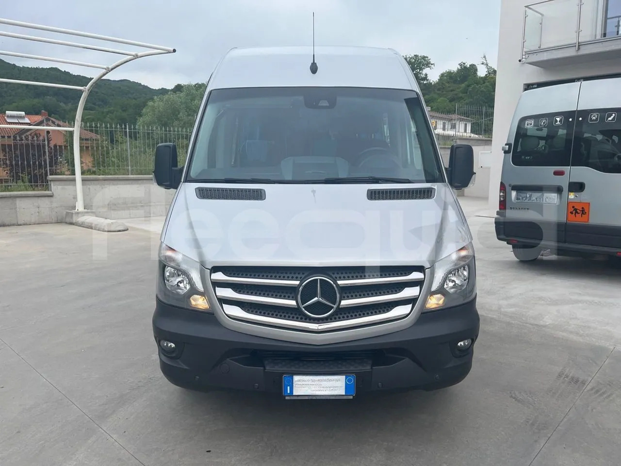 Mercedes-Benz Sprinter - Minibussi, Pikkubussi: kuva Mercedes-Benz Sprinter - Minibussi, Pikkubussi Mercedes-Benz Sprinter - Minibussi, Pikkubussi: kuva Mercedes-Benz Sprinter - Minibussi, Pikkubussi