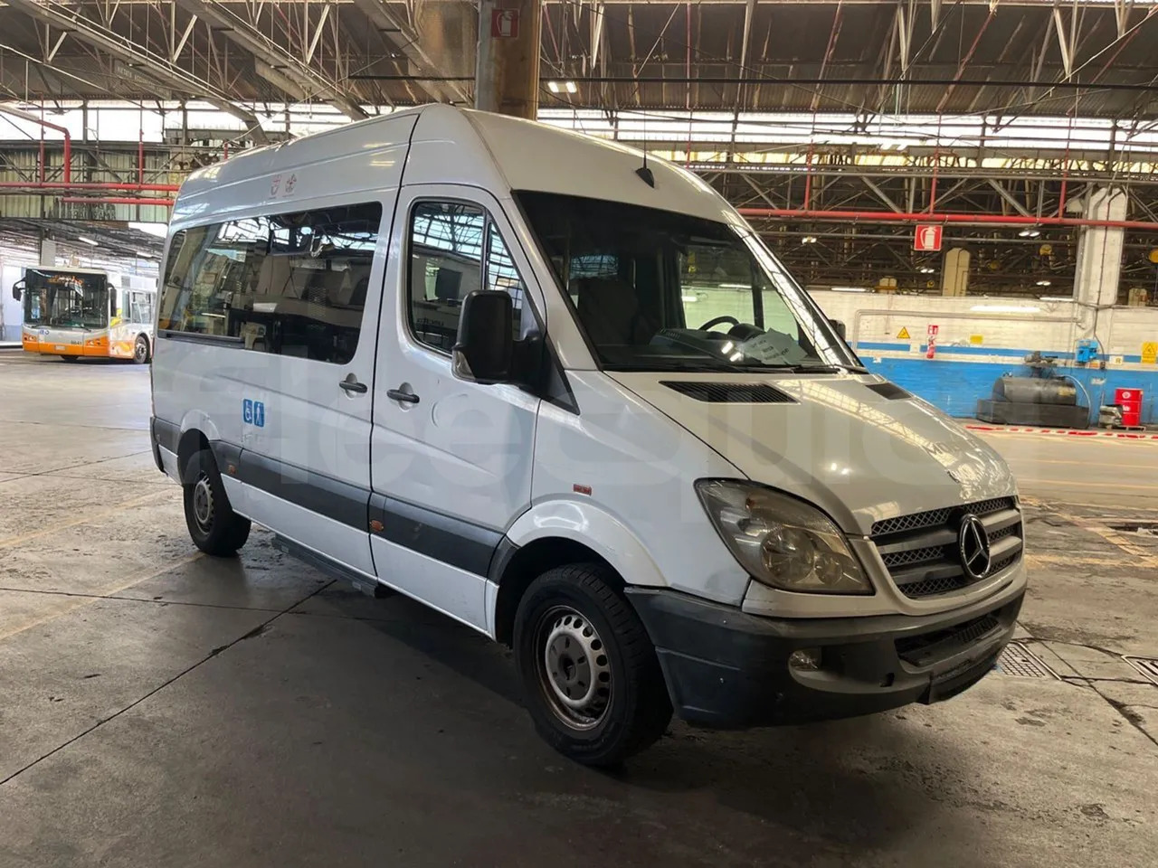 Mercedes-Benz Sprinter - Esikaupunkien linja: kuva Mercedes-Benz Sprinter - Esikaupunkien linja Mercedes-Benz Sprinter - Esikaupunkien linja: kuva Mercedes-Benz Sprinter - Esikaupunkien linja