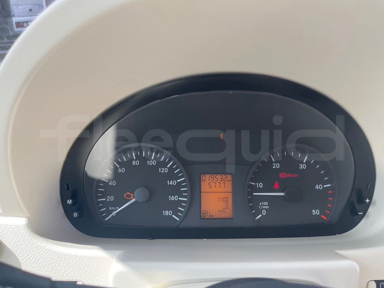 Mercedes-Benz Sprinter - Minibussi, Pikkubussi: kuva Mercedes-Benz Sprinter - Minibussi, Pikkubussi Mercedes-Benz Sprinter - Minibussi, Pikkubussi: kuva Mercedes-Benz Sprinter - Minibussi, Pikkubussi