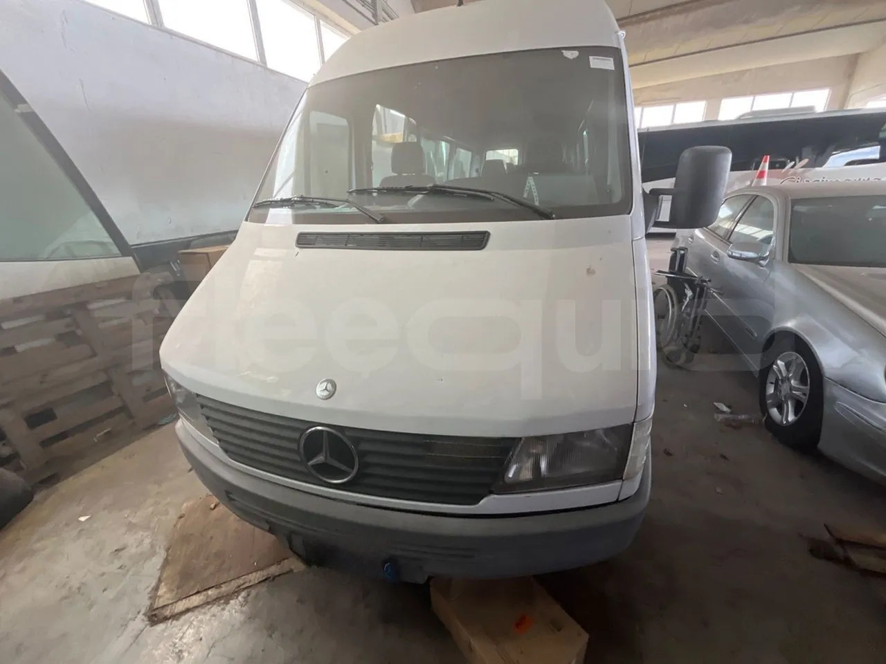 Mercedes-Benz Sprinter - Esikaupunkien linja: kuva Mercedes-Benz Sprinter - Esikaupunkien linja Mercedes-Benz Sprinter - Esikaupunkien linja: kuva Mercedes-Benz Sprinter - Esikaupunkien linja