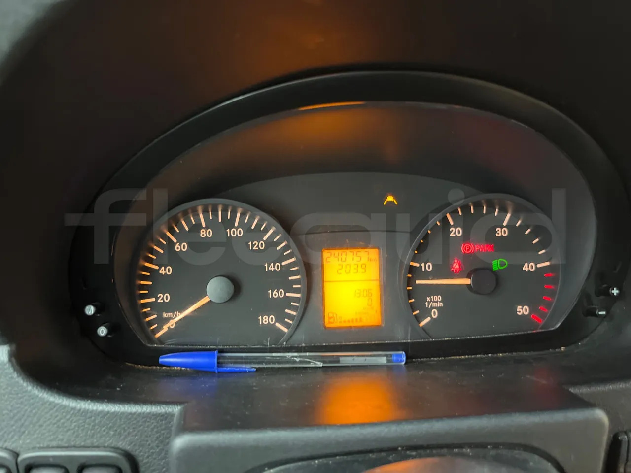 Mercedes-Benz Sprinter - Esikaupunkien linja: kuva Mercedes-Benz Sprinter - Esikaupunkien linja Mercedes-Benz Sprinter - Esikaupunkien linja: kuva Mercedes-Benz Sprinter - Esikaupunkien linja