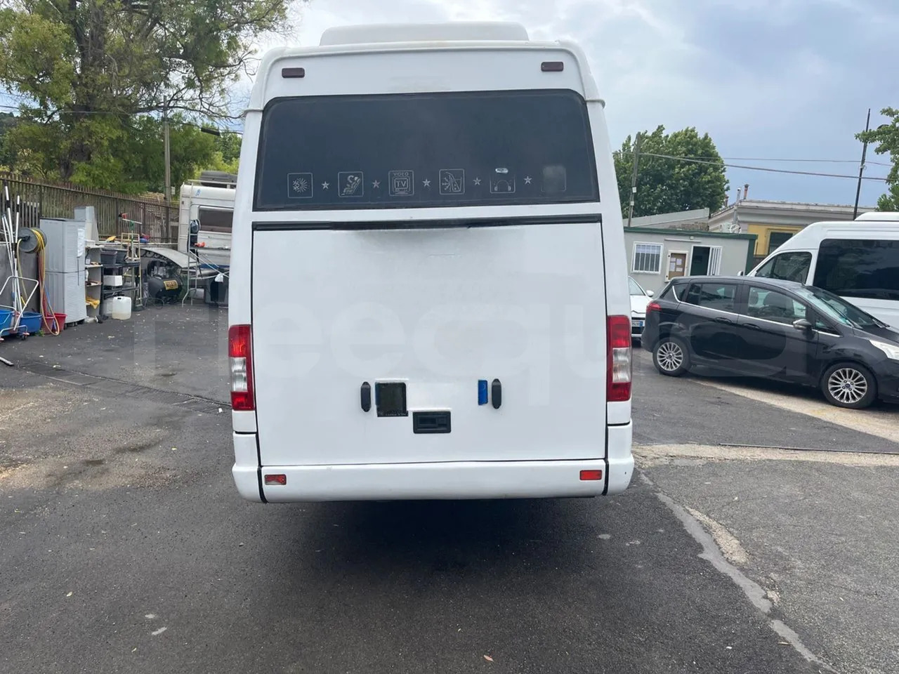Mercedes-Benz Sprinter - Minibussi, Pikkubussi: kuva Mercedes-Benz Sprinter - Minibussi, Pikkubussi Mercedes-Benz Sprinter - Minibussi, Pikkubussi: kuva Mercedes-Benz Sprinter - Minibussi, Pikkubussi