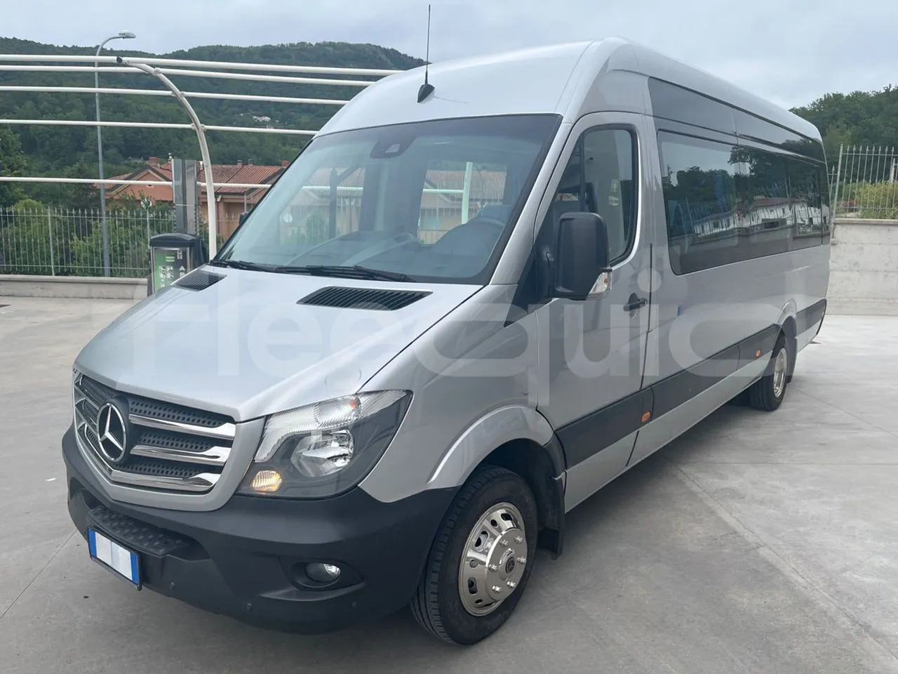 Mercedes-Benz Sprinter - Esikaupunkien linja: kuva Mercedes-Benz Sprinter - Esikaupunkien linja Mercedes-Benz Sprinter - Esikaupunkien linja: kuva Mercedes-Benz Sprinter - Esikaupunkien linja