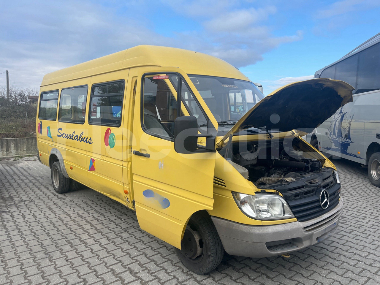 Mercedes-Benz Sprinter - Koulubussi: kuva  Mercedes-Benz Sprinter - Koulubussi Mercedes-Benz Sprinter - Koulubussi: kuva  Mercedes-Benz Sprinter - Koulubussi