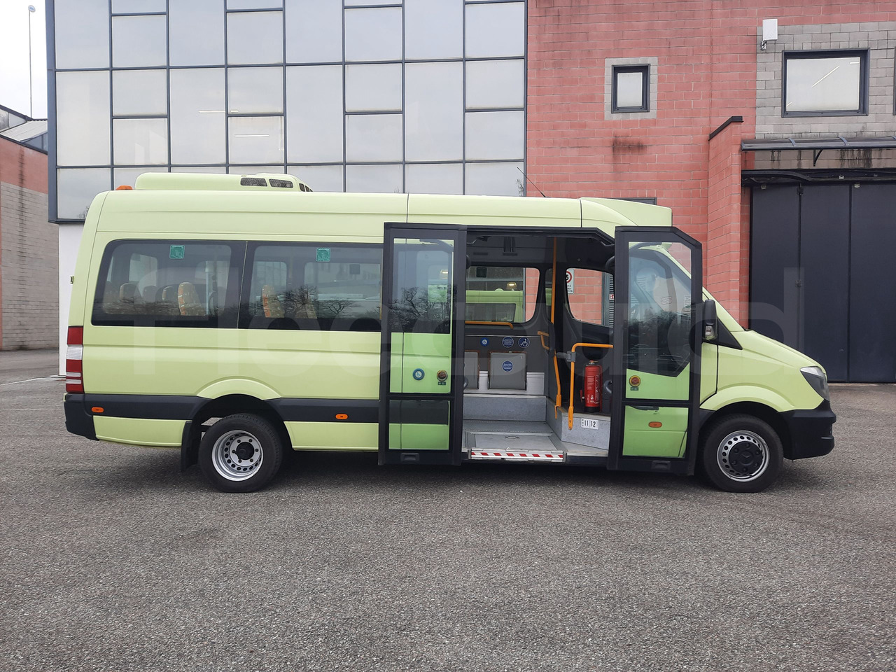 Minibussi, Pikkubussi Mercedes-Benz Sprinter: kuva Minibussi, Pikkubussi Mercedes-Benz Sprinter