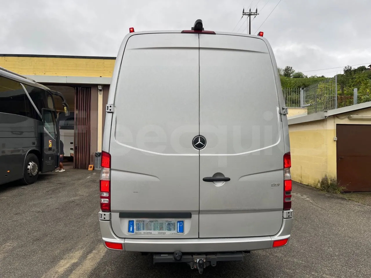 Mercedes-Benz Sprinter - Minibussi, Esikaupunkien linja: kuva Mercedes-Benz Sprinter - Minibussi, Esikaupunkien linja Mercedes-Benz Sprinter - Minibussi, Esikaupunkien linja: kuva Mercedes-Benz Sprinter - Minibussi, Esikaupunkien linja