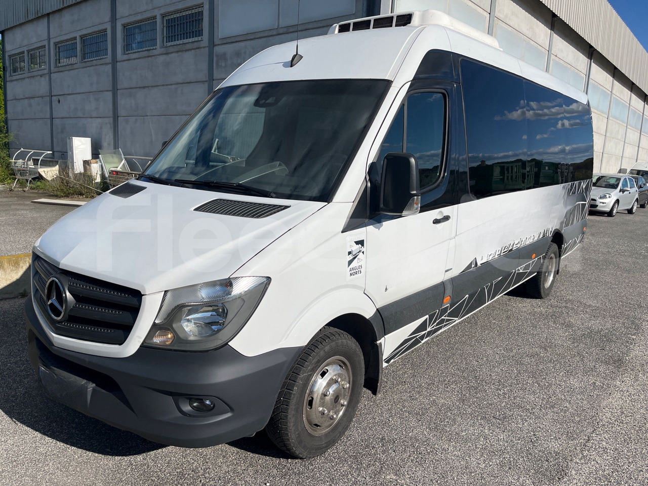 Mercedes-Benz Sprinter - Esikaupunkien linja: kuva Mercedes-Benz Sprinter - Esikaupunkien linja Mercedes-Benz Sprinter - Esikaupunkien linja: kuva Mercedes-Benz Sprinter - Esikaupunkien linja
