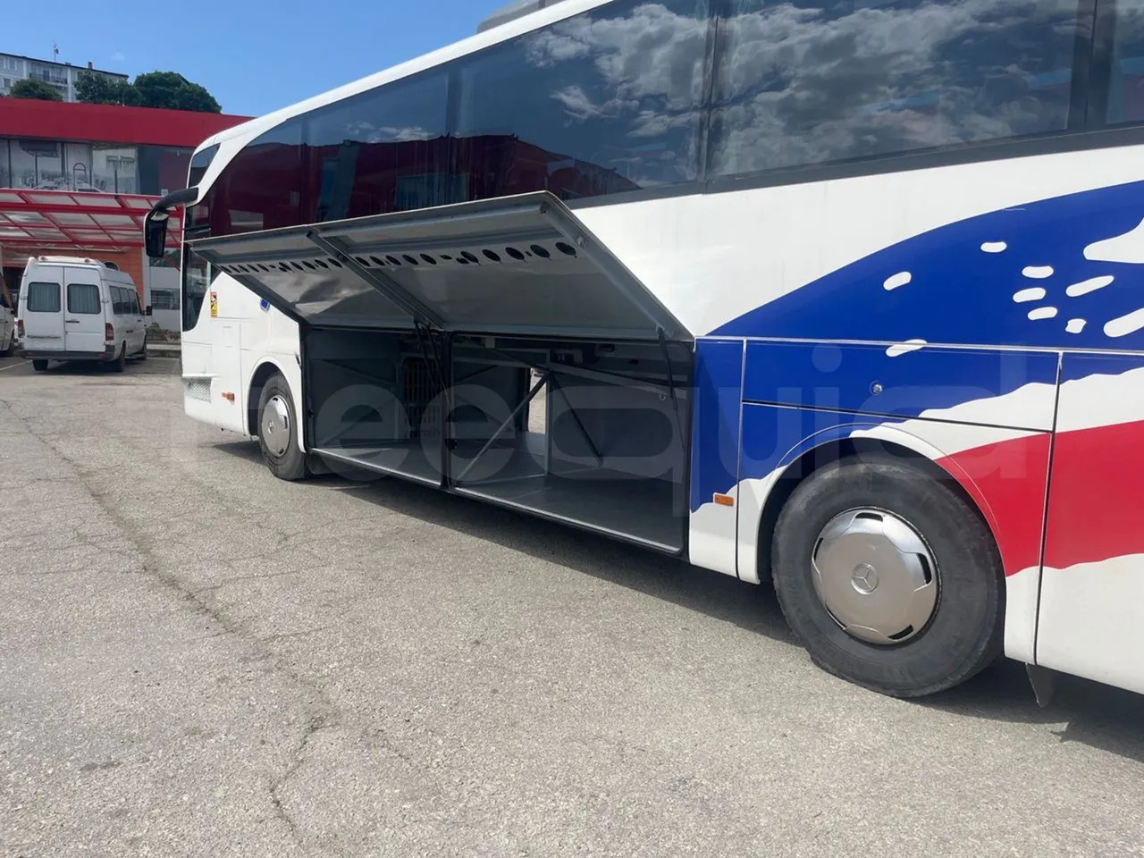 Mercedes-Benz Tourismo - Turistibussi: kuva Mercedes-Benz Tourismo - Turistibussi Mercedes-Benz Tourismo - Turistibussi: kuva Mercedes-Benz Tourismo - Turistibussi