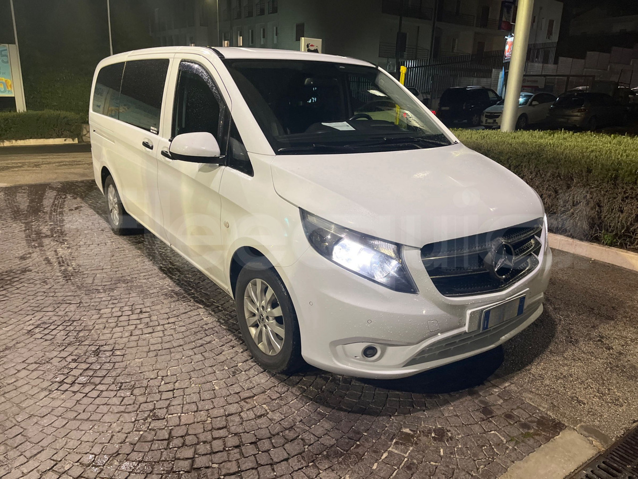 Mercedes-Benz Vito Tourer - Turistibussi: kuva Mercedes-Benz Vito Tourer - Turistibussi Mercedes-Benz Vito Tourer - Turistibussi: kuva Mercedes-Benz Vito Tourer - Turistibussi