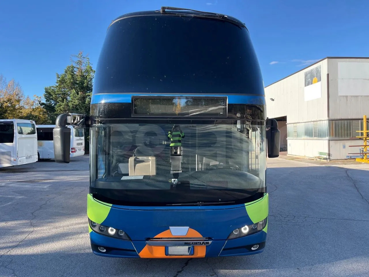 Neoplan Skyliner - Turistibussi: kuva Neoplan Skyliner - Turistibussi Neoplan Skyliner - Turistibussi: kuva Neoplan Skyliner - Turistibussi