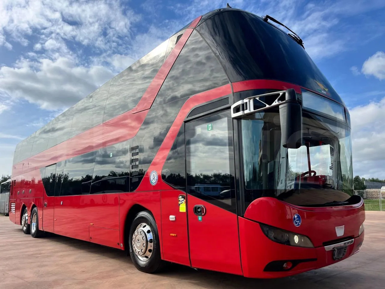 Neoplan Skyliner - Turistibussi: kuva Neoplan Skyliner - Turistibussi Neoplan Skyliner - Turistibussi: kuva Neoplan Skyliner - Turistibussi
