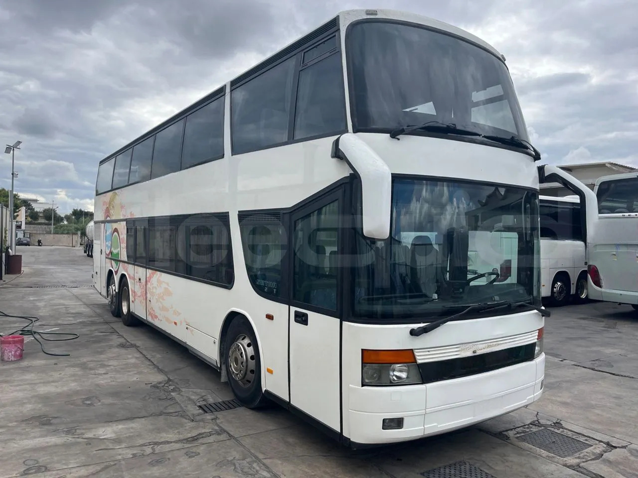 Setra S328 - Kaksikerroksinen linja: kuva Setra S328 - Kaksikerroksinen linja Setra S328 - Kaksikerroksinen linja: kuva Setra S328 - Kaksikerroksinen linja
