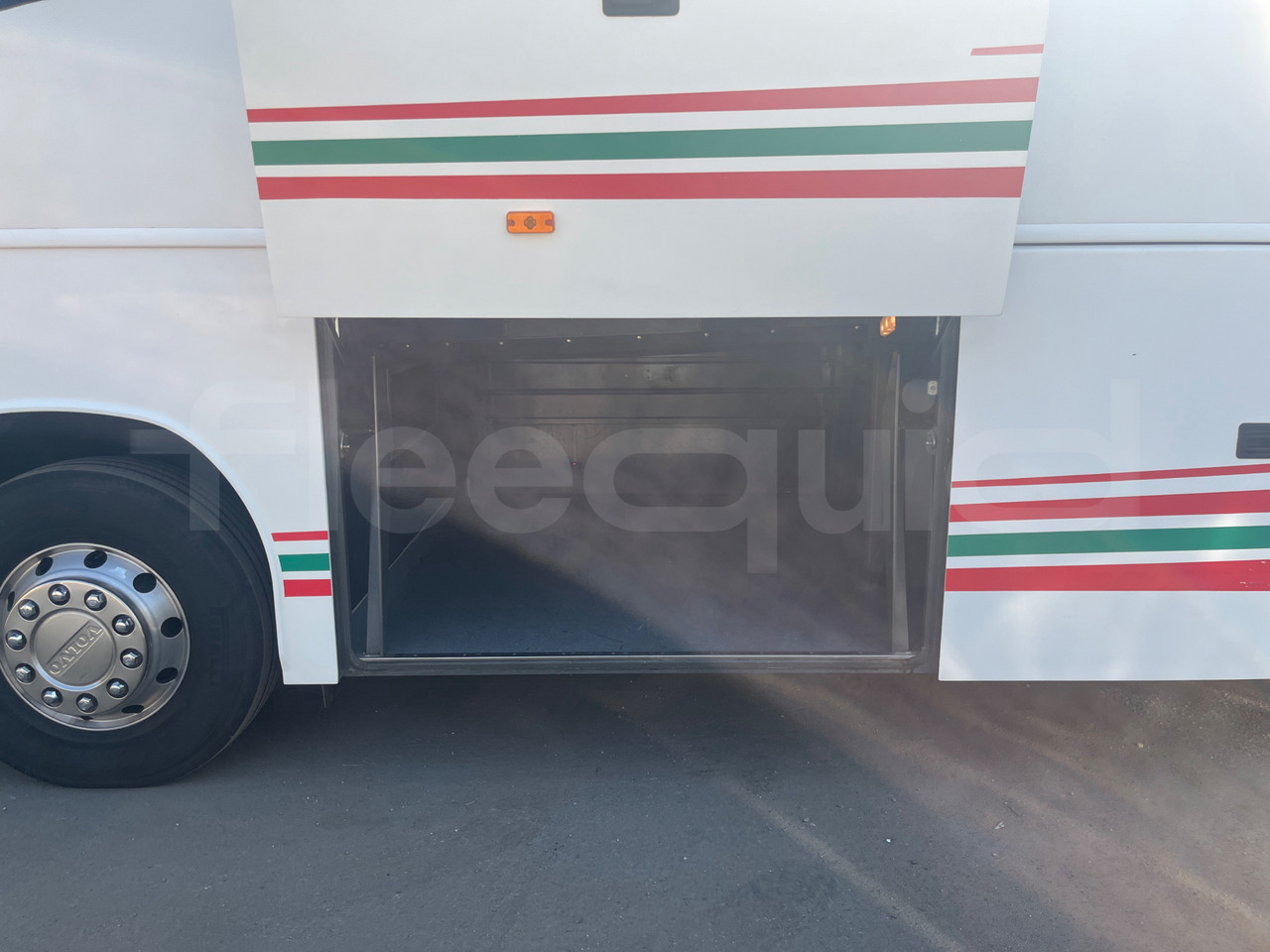 Turistibussi Volvo 9700: kuva Turistibussi Volvo 9700 Turistibussi Volvo 9700: kuva Turistibussi Volvo 9700